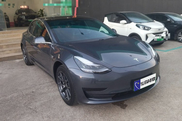 Tesla Model 3 460KM